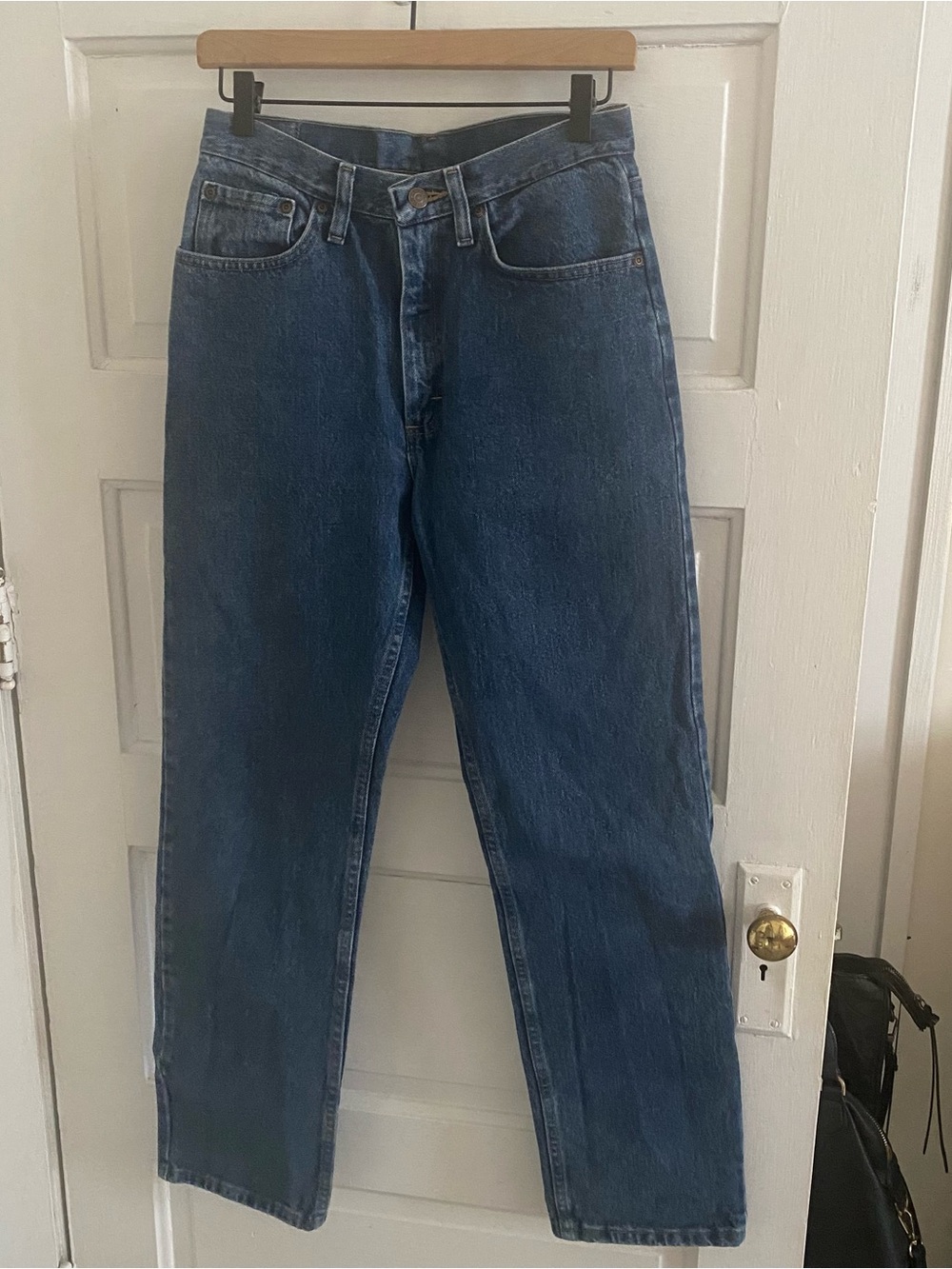 wrangler medium wash straight leg high rise jean size 29x32